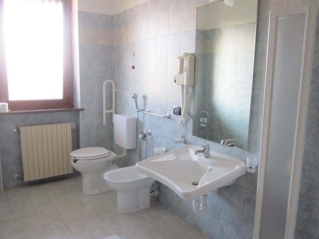 Al Casale B&B Cherasco Quarto foto